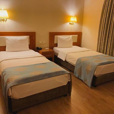 סיליברי Premier Vista Hotel מראה חיצוני תמונה